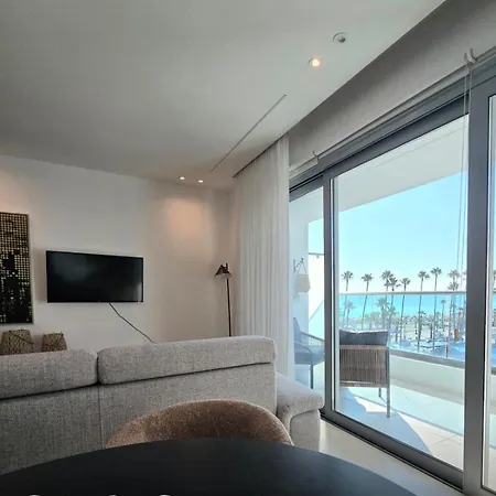 Appartamento Lazuli Beachfront Luxury Larnaca