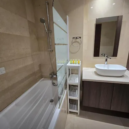 Lazuli Beachfront Luxury *