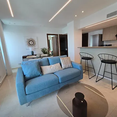 Lazuli Beachfront Luxury *