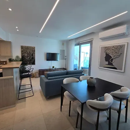 Lazuli Beachfront Luxury Larnaca