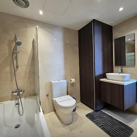 Lazuli Beachfront Luxury Appartamento Larnaca