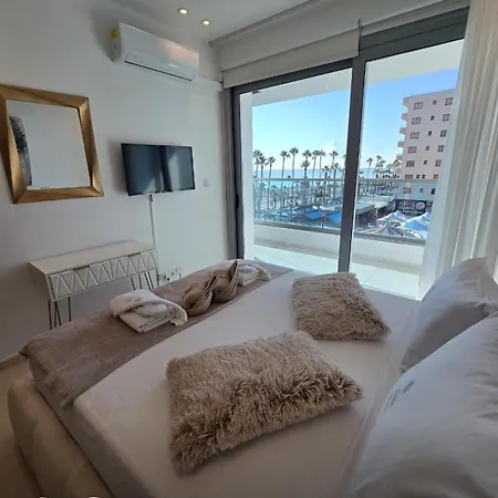Appartamento Lazuli Beachfront Luxury