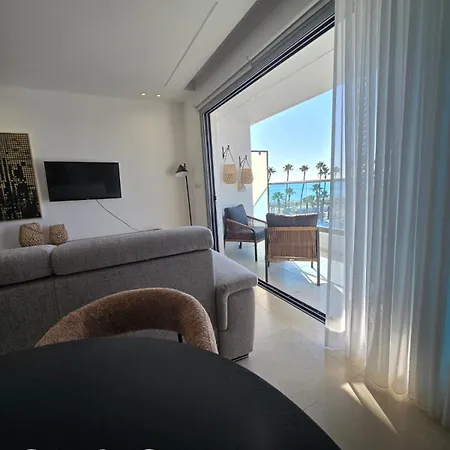 Lazuli Beachfront Luxury Larnaca
