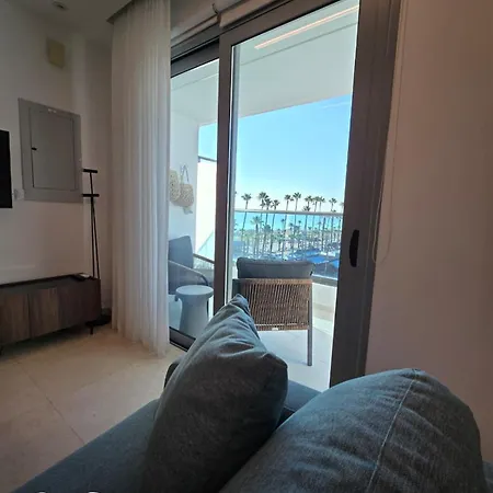Lazuli Beachfront Luxury * Larnaca